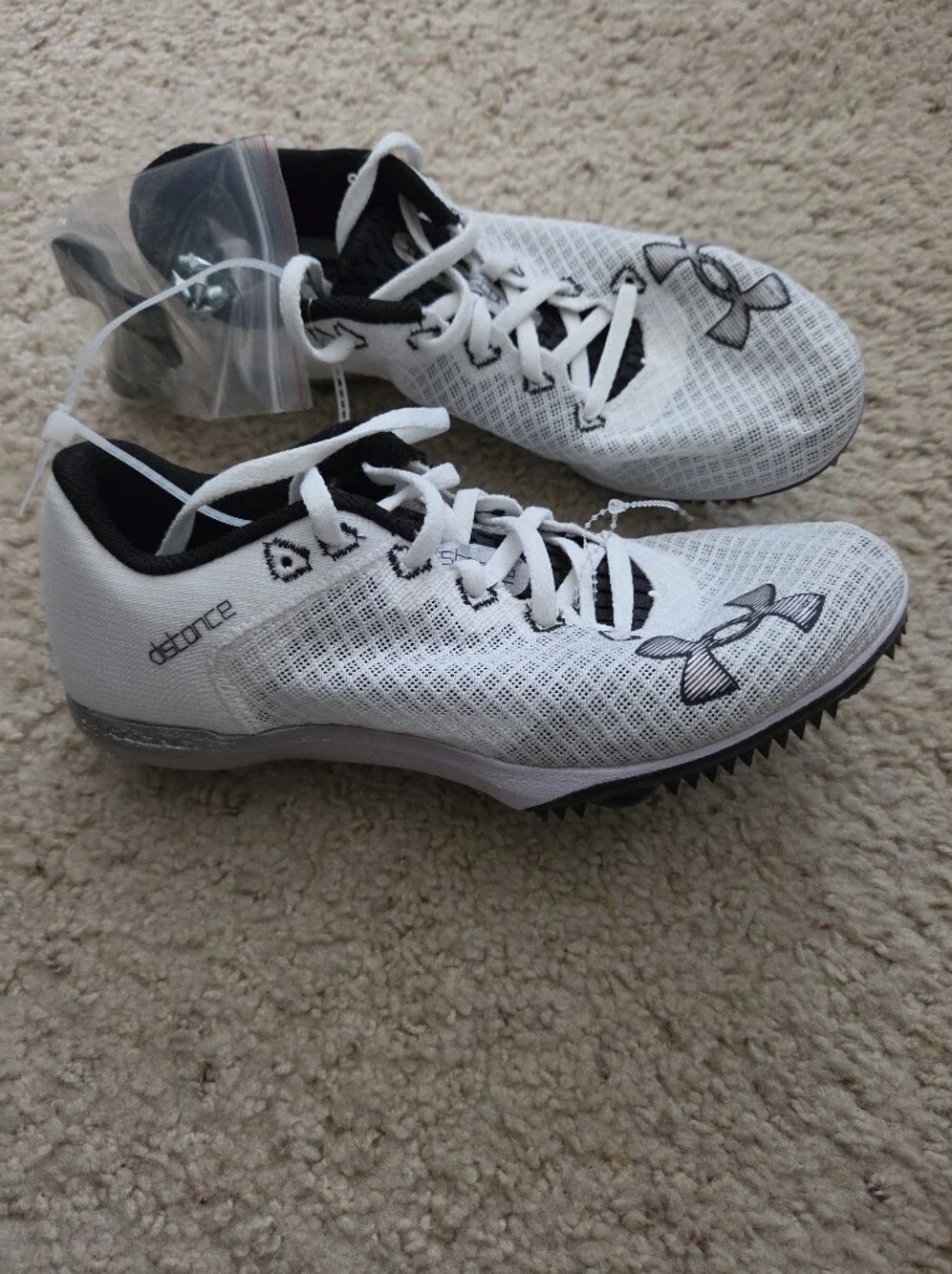 Under Armour UA Kick Distance 4 Track Spikes White Black M 7.5 / W 9 New